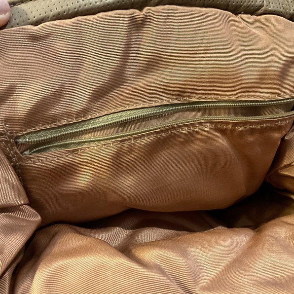 Vintage Leather Bag with Fold Over Closure - Very Unusual! - Picture 7 of 8